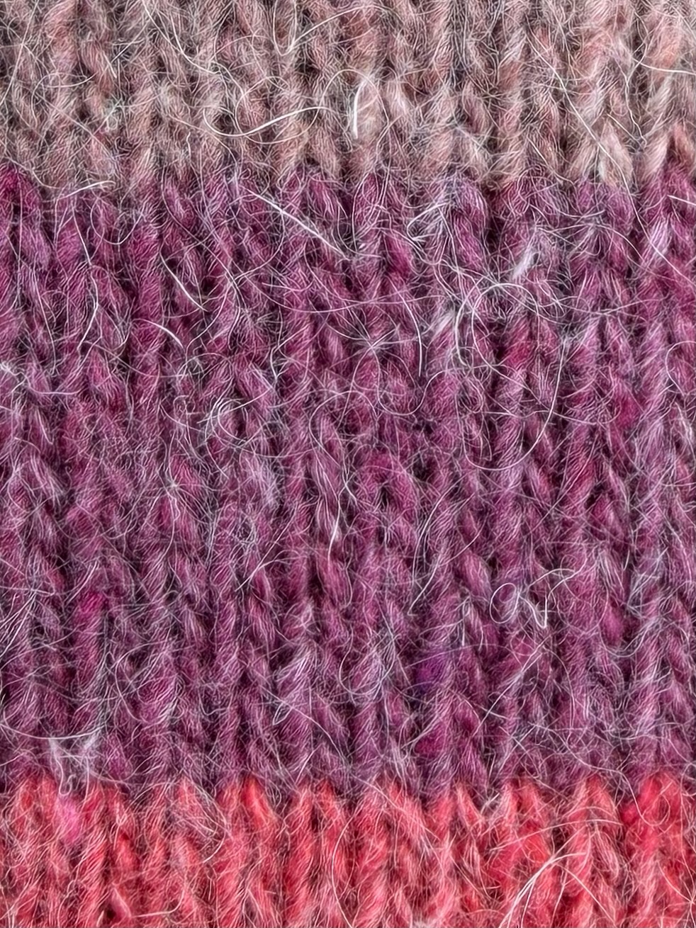 Hasegawa Art. HKA 4601 820 m / 100 g – Garn Seide Kaschmir Kid Mohair col. Malva Melangè foto 3